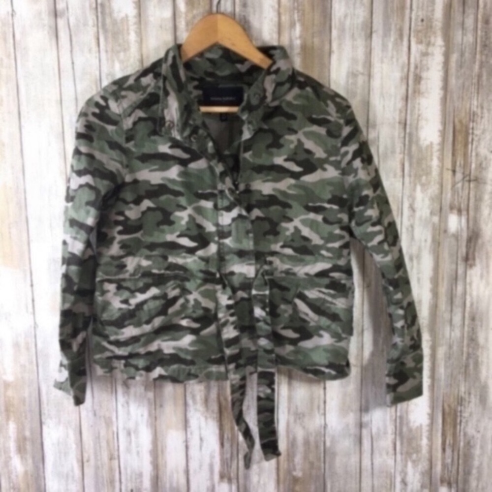 Banana Republic Camo Zip & Tie Jacket - Picture 2 of 6